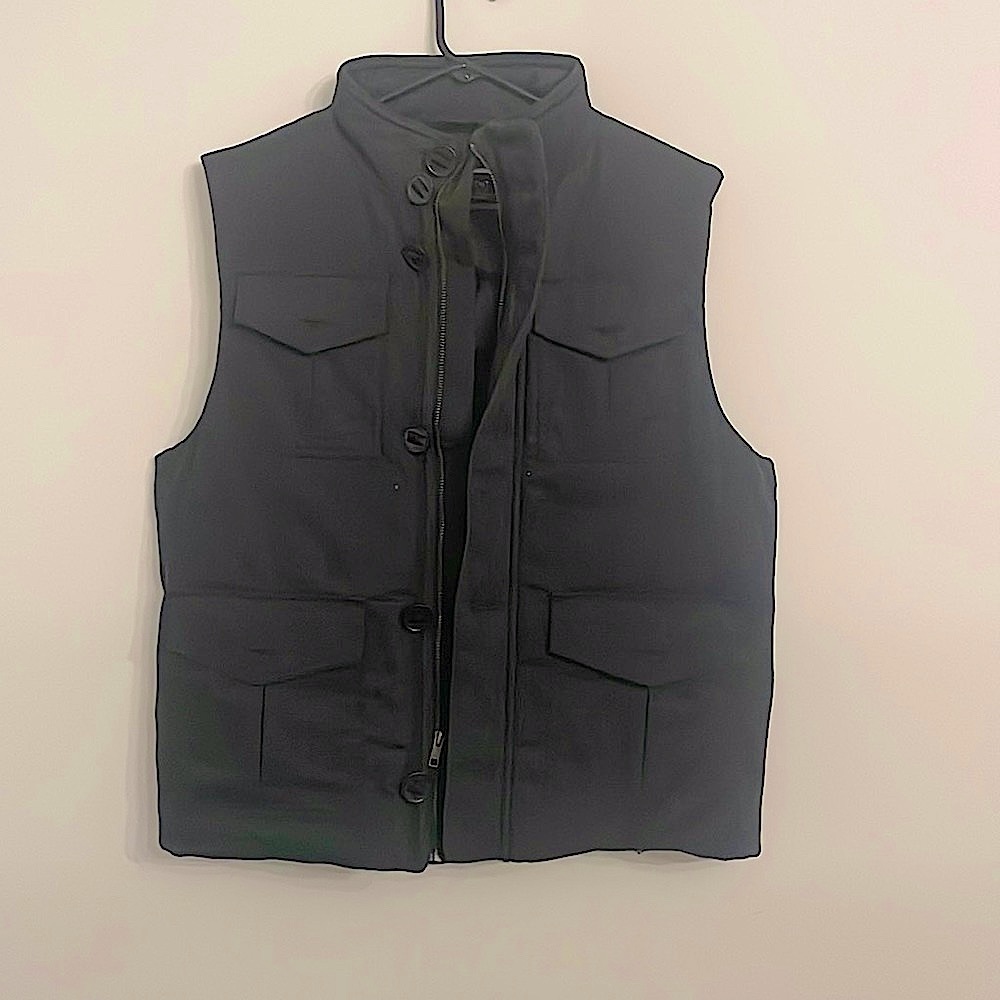 Men’s puffy vest